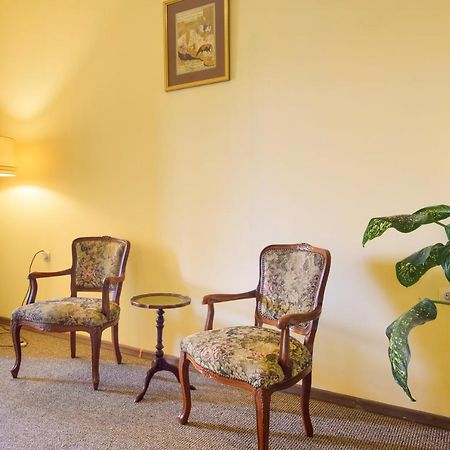 Hotel Stary Ratusz Kostomloty Buitenkant foto