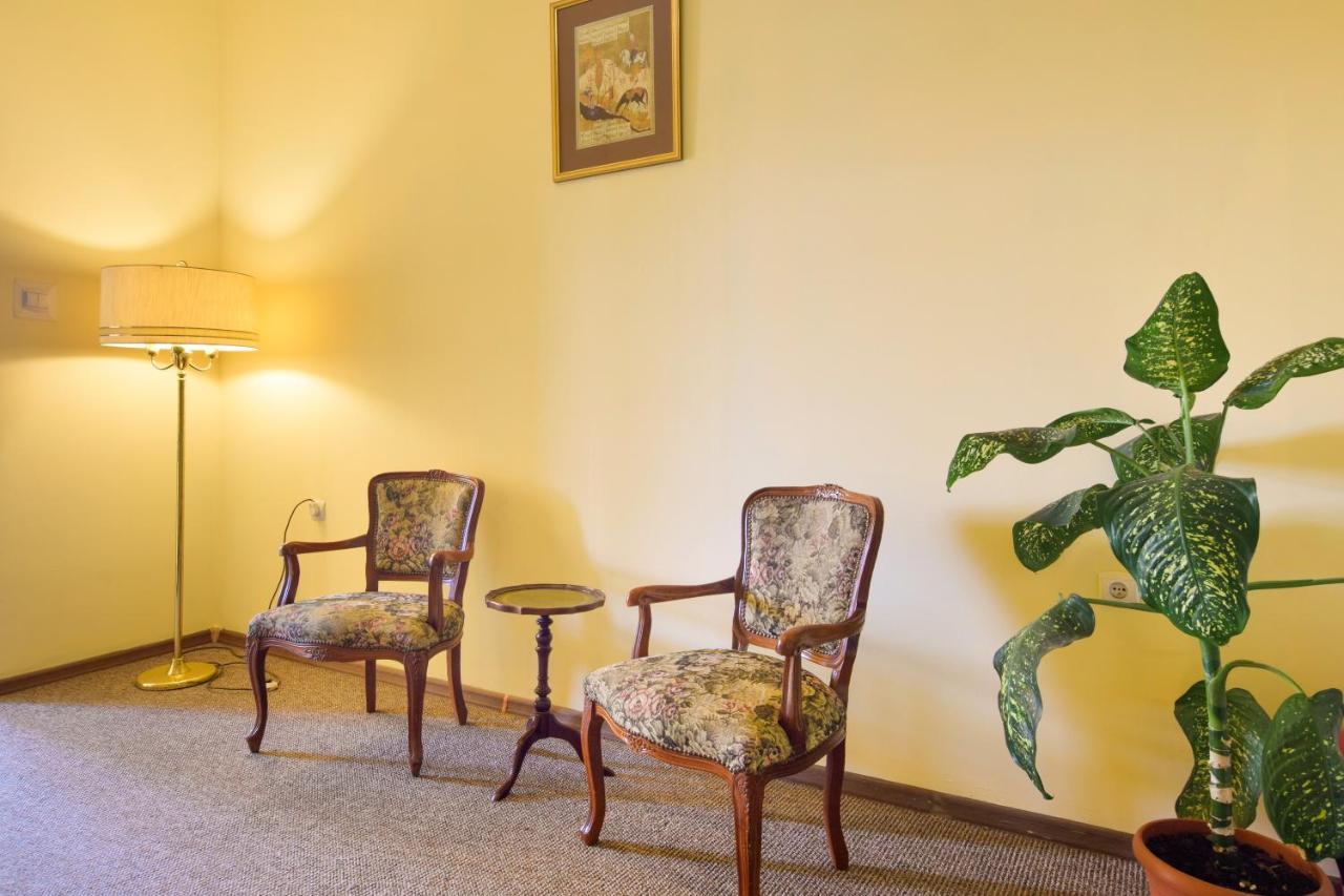 Hotel Stary Ratusz Kostomloty Buitenkant foto